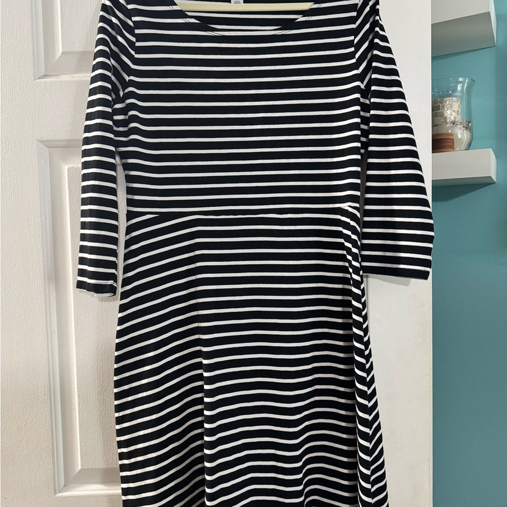 Old Navy Black and White Striped Long Sleeve Dress